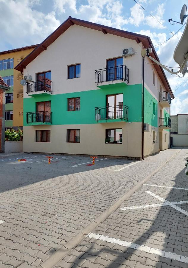 Apartament Teo Caransebes Exterior photo